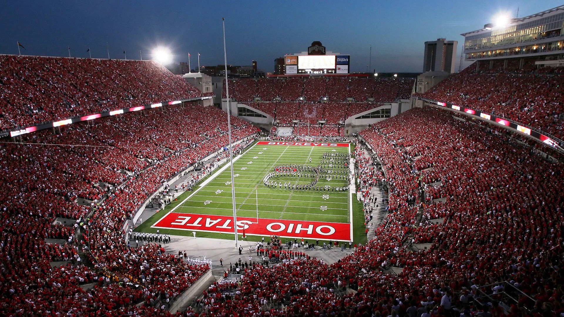 皇马传奇赛再掀回忆杀,现场球迷泪目:我们的青春回来了,电影皇马传奇