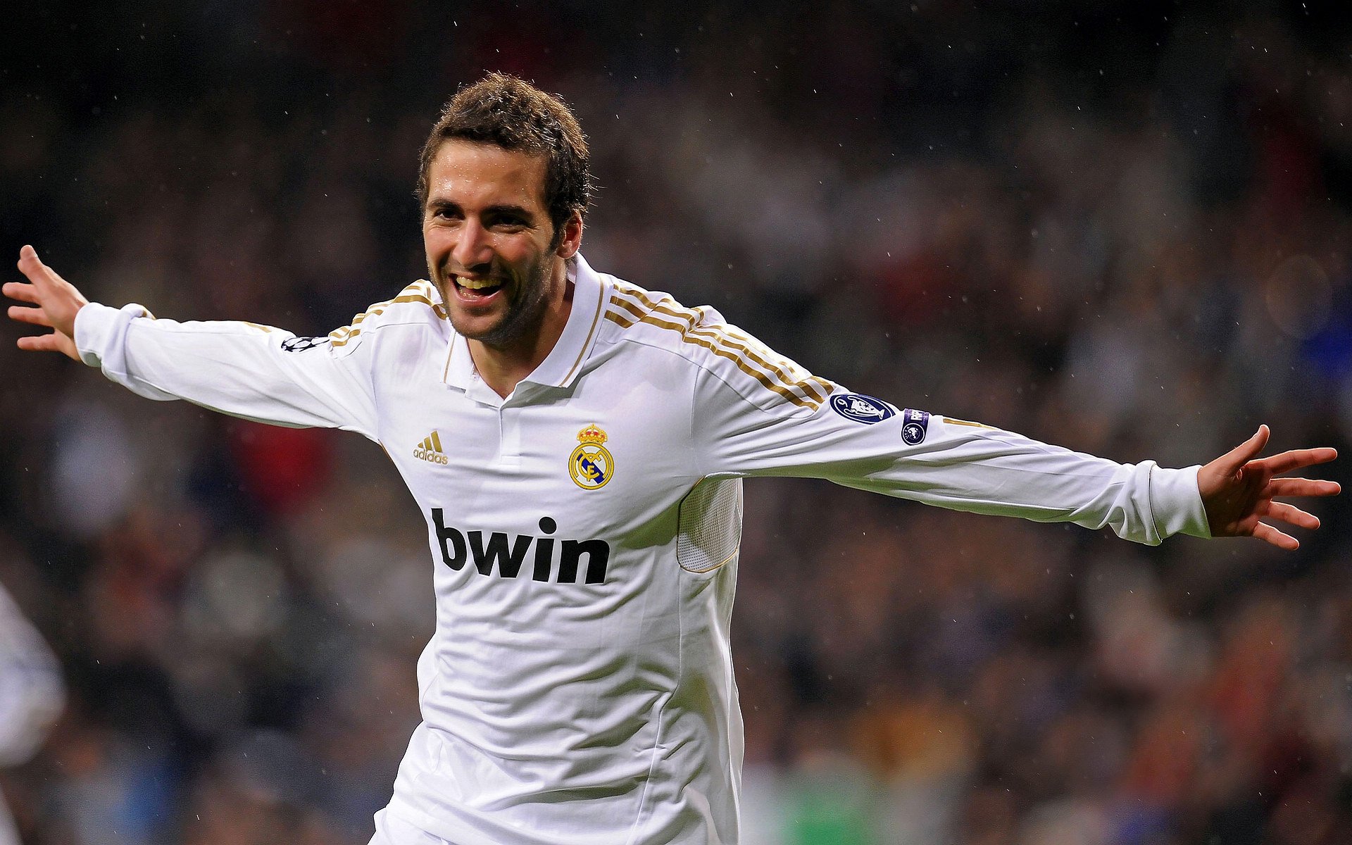 开云在线直播-冠军球队庆祝巡游引来市民自发参与，冠军球址汇